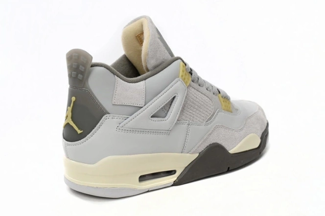 Craft 4 SE Dust Jordan DV3742-021 Retro Photon 0701